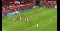 差点0-3！海港后点无人防守，相马勇纪头球攻门击中立柱弹出